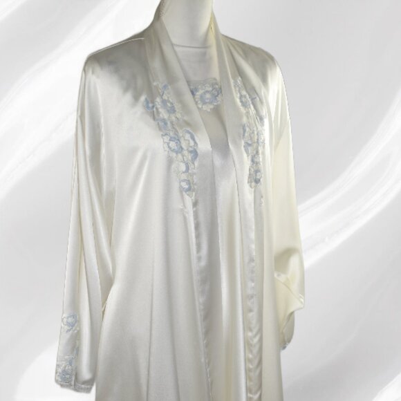 Natori Classics Bridal White Blue Lace Long Gown Robe Peignoir Set, Size… - Picture 5 of 10